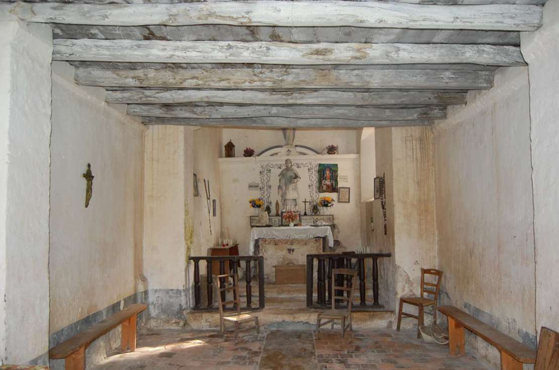 Intérieur de la chapelle de Loubressac à Mazerolles