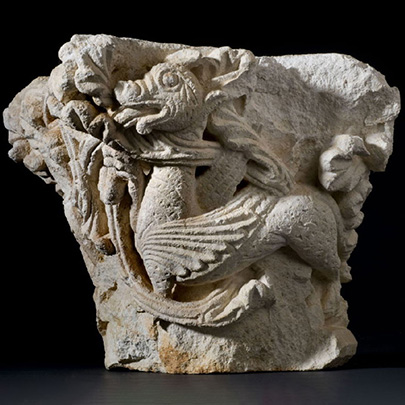 Chapiteau figurant un dragon n° 2009.0.6.6 (coll. musée Sainte Croix de Poitiers)